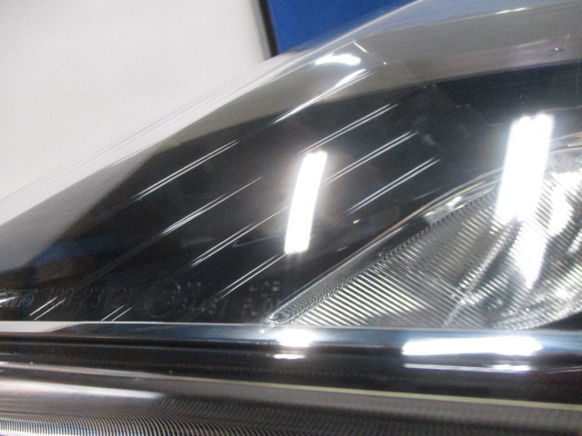 日産 SERENA/セレナ/ハイウェイスター C27/GFC27/HFC27 前期 左ライト