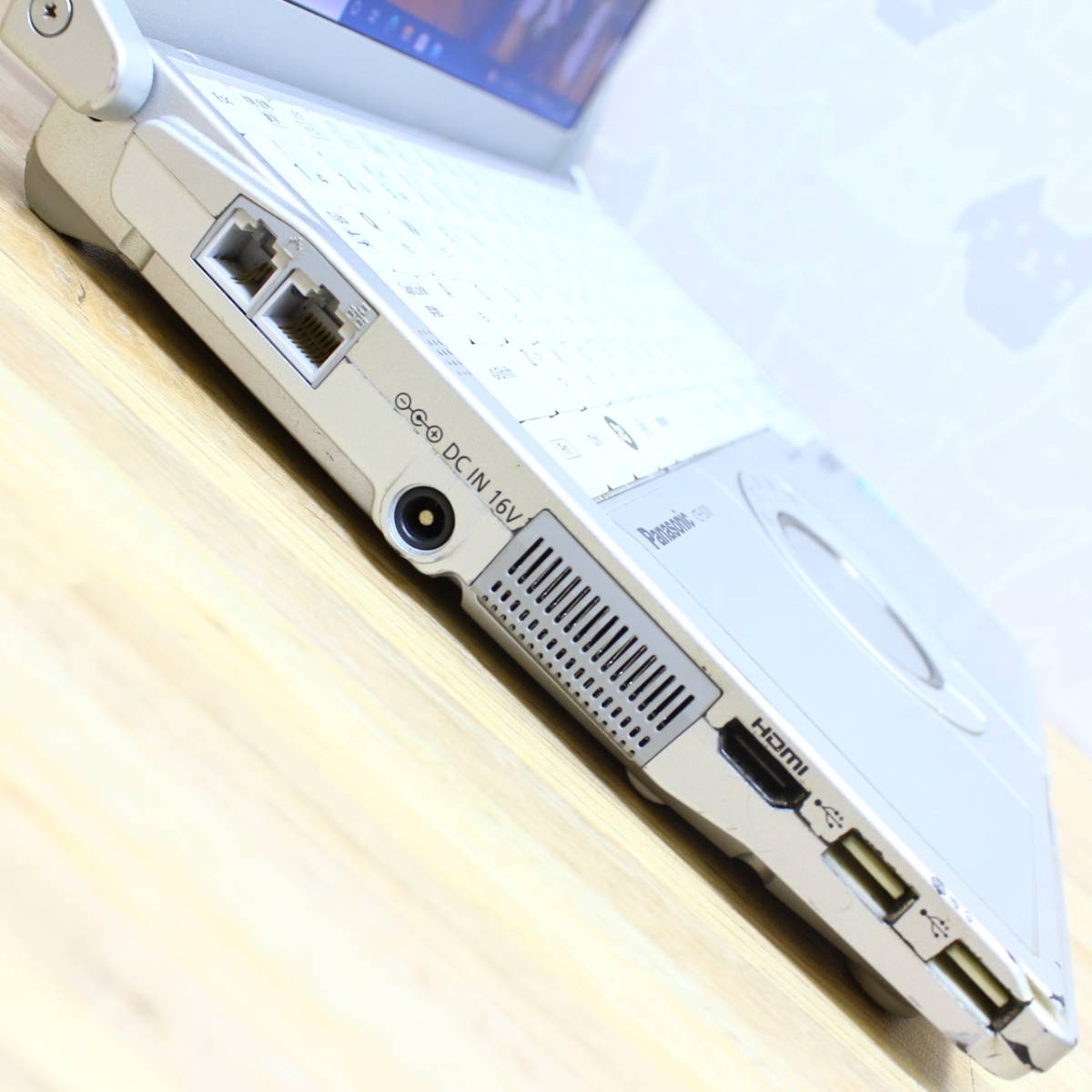 ☆新品SSD256GB！メモリ8GB！バッテリー良好！高速転送！高性能i5 