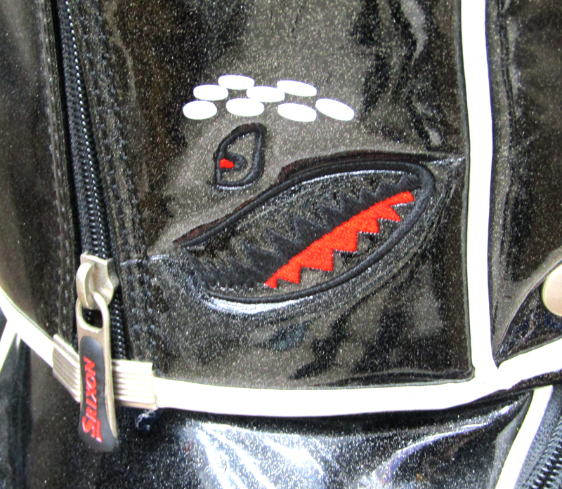 札幌市発 SRIXON/スリクソン キャディバッグ ガオモンスター シャーク