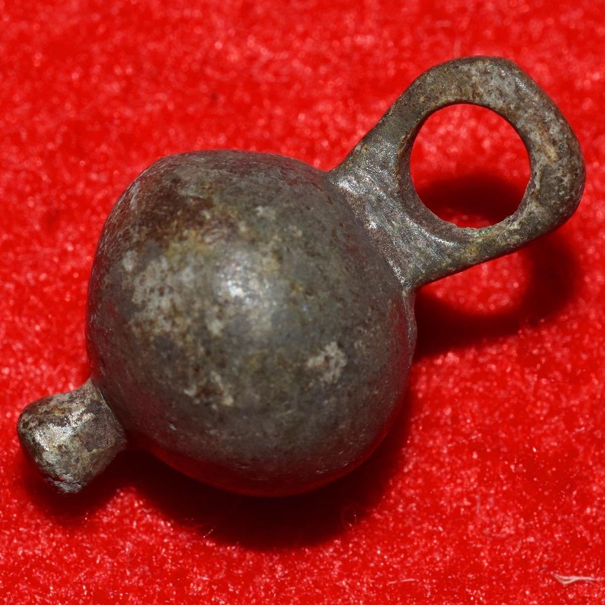 真正保証】11-12世紀キエフ大公国 青銅製球形ボタン ウクライナ出土 