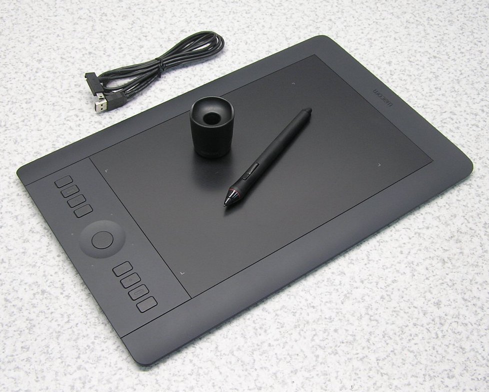 ■5台入荷 WACOM/ワコム ペンタブレット Intuos Pro medium/Mサイズ PTH-651/K 動作良好!美品!ペン付き