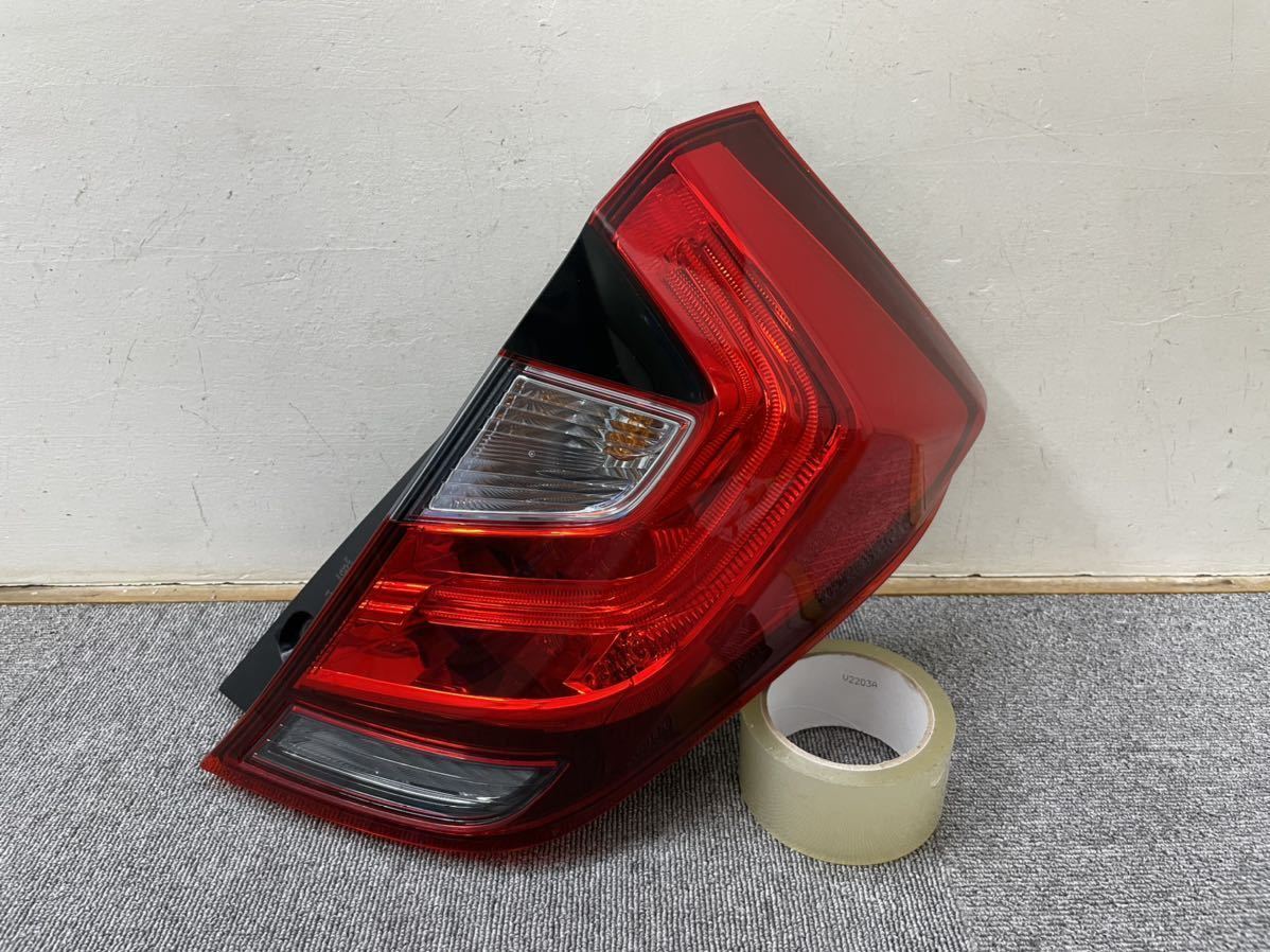 R30818 フィット HV GP5 後期 純正 テール ランプ 右 刻印 N3 33500-T5A-N31 STANLEY W3699