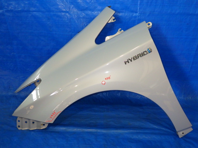 2 プリウス ZVW30 純正 21年 前期 2ZR-FXE 左 フロント フェンダー 左F 8V0