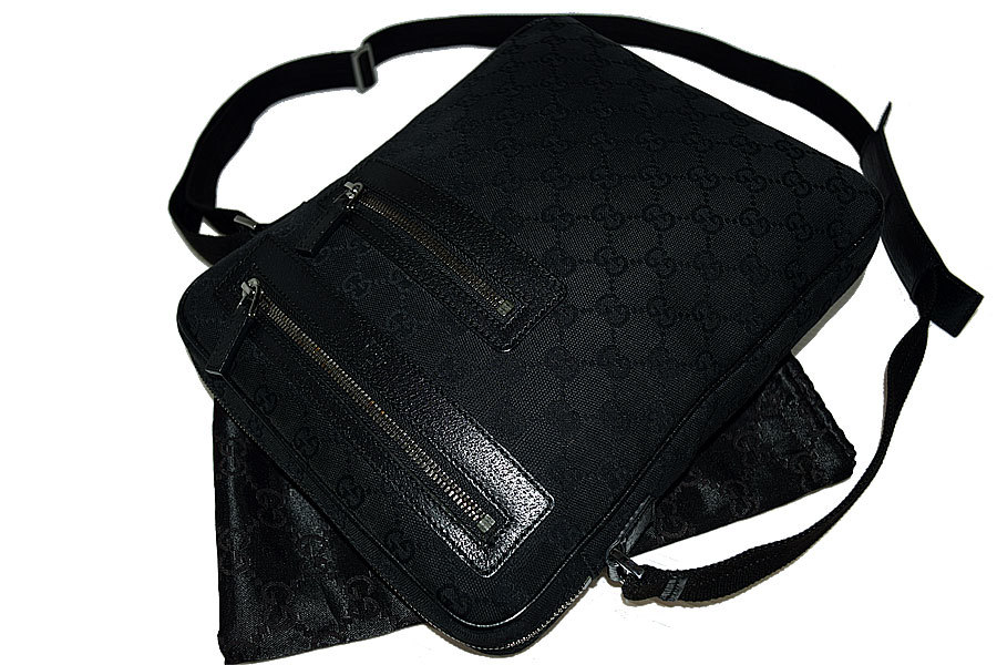 【美品】グッチ　ショルダーバッグ　GG　キャンバス　ブラック　シルバー金具　革 ☆美品☆GUCCI グッチ レザー GGキャンバス シルバー金具 斜め掛け