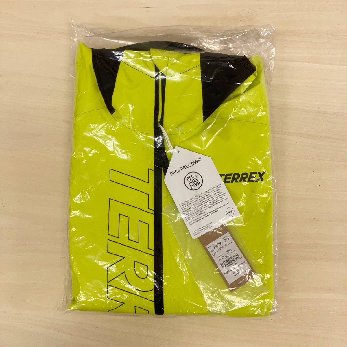 人気定番，SALE GORE-TEX レインジャケットが安い adidas テレックス GORE-TEX パックライト レインジャケット GM4828 ブラック サイズ L(その他)｜売買されたオークション情報、yahooの商品情報をアーカイブ公開 - オ その他