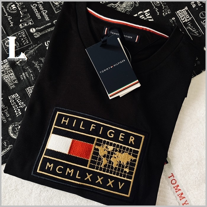 アースバッジTシャツ　ブラック Lサイズ　TOMMY HILFIGER トミー TOMMY HILFIGER カーキ 検索結果 公式オンラインストア