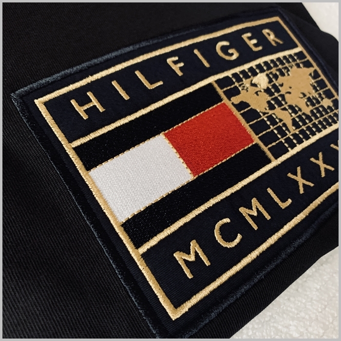 アースバッジTシャツ　ブラック Lサイズ　TOMMY HILFIGER トミー TOMMY HILFIGER カーキ 検索結果 公式オンラインストア