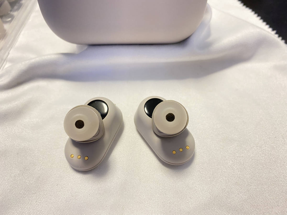 ソニー SONY ヘッドホン WF-1000XM3 シルバー 中古美品 SONY WF