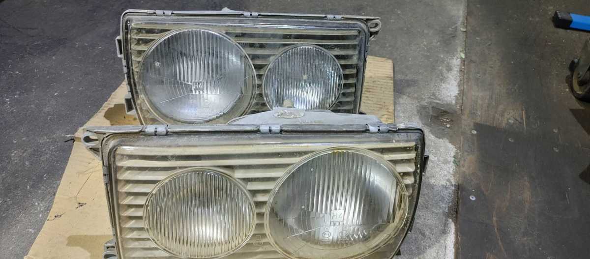 送料無料★77'ベンツ/300D(W123) に使用(ディーラー車)右ハンドル　HELLA製　ヘッドライト　２つセット