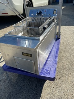 サンヨー - SEF-C18S 電気フライヤー 中古厨房機器.net 0 卓上2槽電気