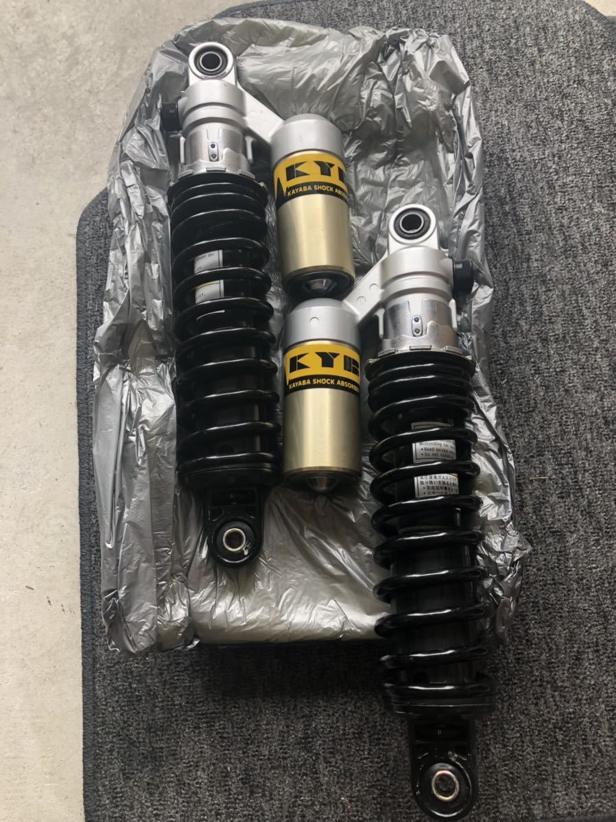 ZRX1200ダエグ用リアサスペンションKYB製 ご覧いただき有難うござい