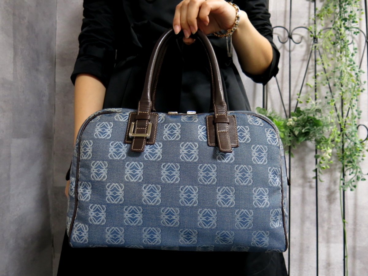 ○美品○LOEWE ロエベ○アナグラム○デニム レザー 本革○ハンド 