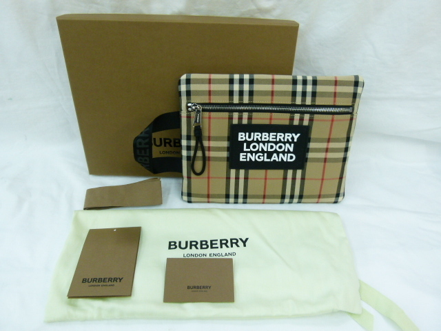 バーバリー Burberry バーバリーチェック クラッチバッグ フラットポーチ ハンドル付き M8006(ポーチ)｜売買されたオークション情報、yahooの商品情報をアーカイブ公開 - オークファン かばん、バッグ