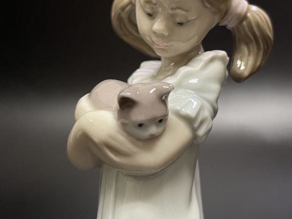 リヤドロ 人形 LLADRO 私のことも忘れないで 少女と猫「私のことも忘れ
