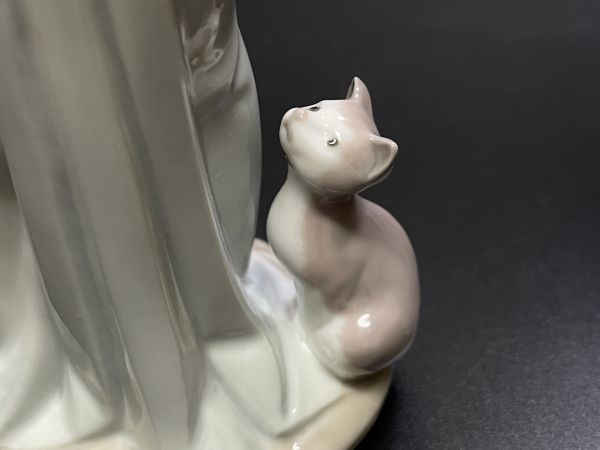 リヤドロ 人形 LLADRO 私のことも忘れないで 少女と猫「私のことも忘れ