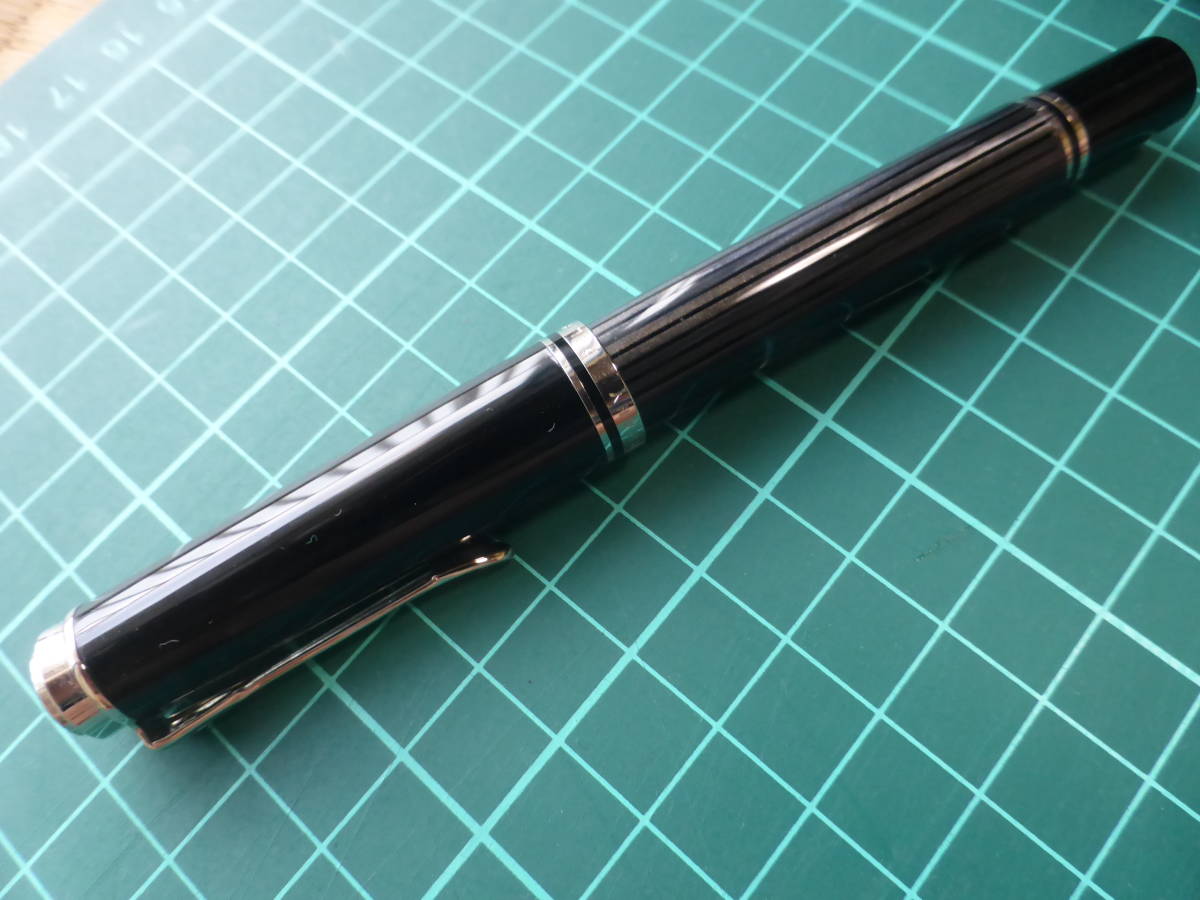豊富な，100%新品 Pelikan ペリカン スーベレーン R405 ローラーボール