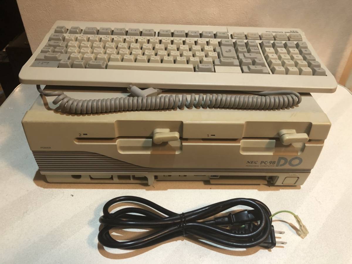 NEC PC-9801US デスクトップ 本体 レトロ 古い コンピュータ 希少 NEC