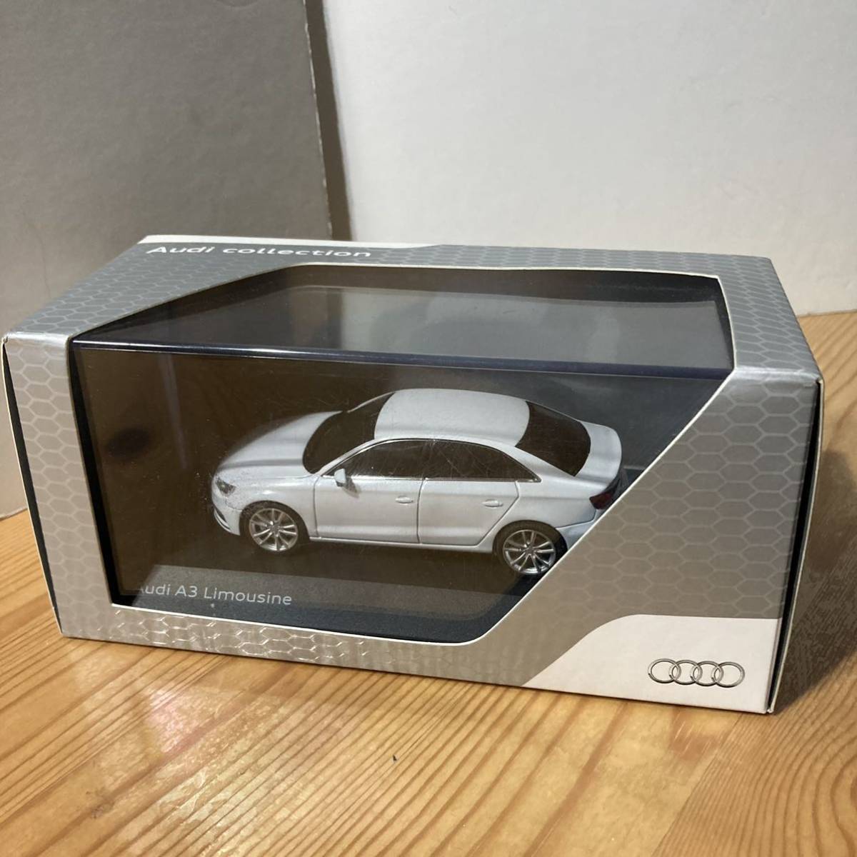 Audi A3 Limousine ミニカー ホワイト アウディ A3【1/43 Audi A3