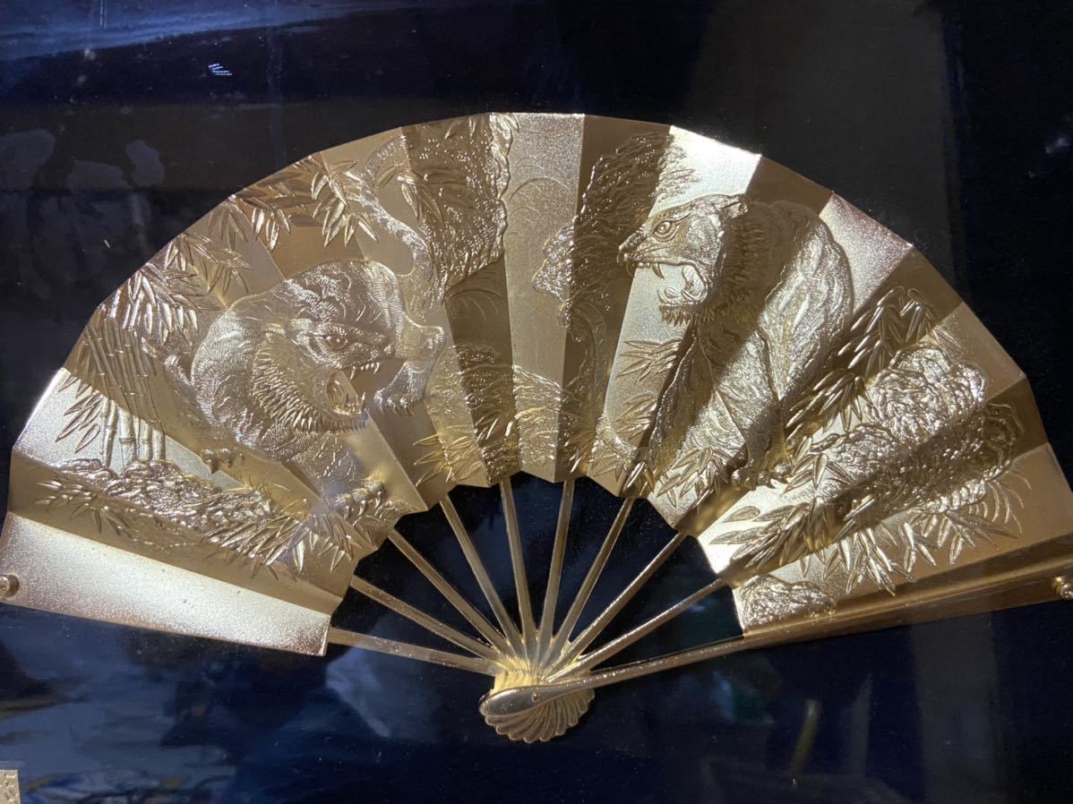 金属工芸 純金純銀鍍金加工 虎柄扇 扇子 松庵作 額 金属工芸 純金純銀鍍金加工 虎柄扇 扇子 松庵作 額