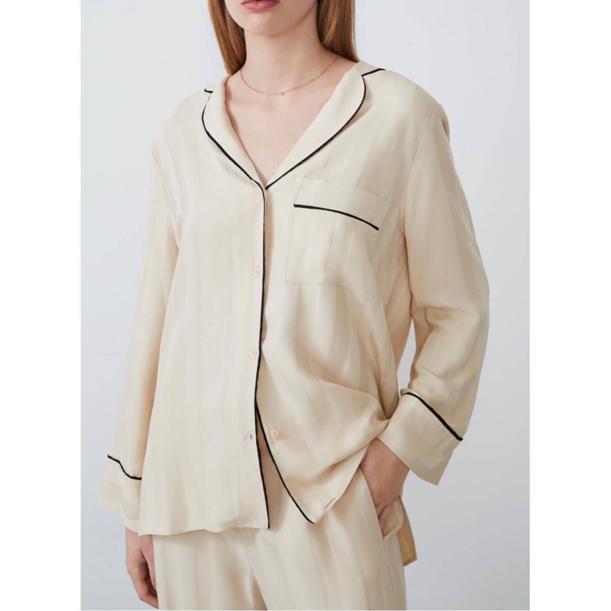 ザラ パジャマシャツ レディースmサイズ 長袖 ブラウス トップス 白 Zara 部屋着 前開き 長袖シャツ 売買されたオークション情報 Yahooの商品情報をアーカイブ公開 オークファン Aucfan Com