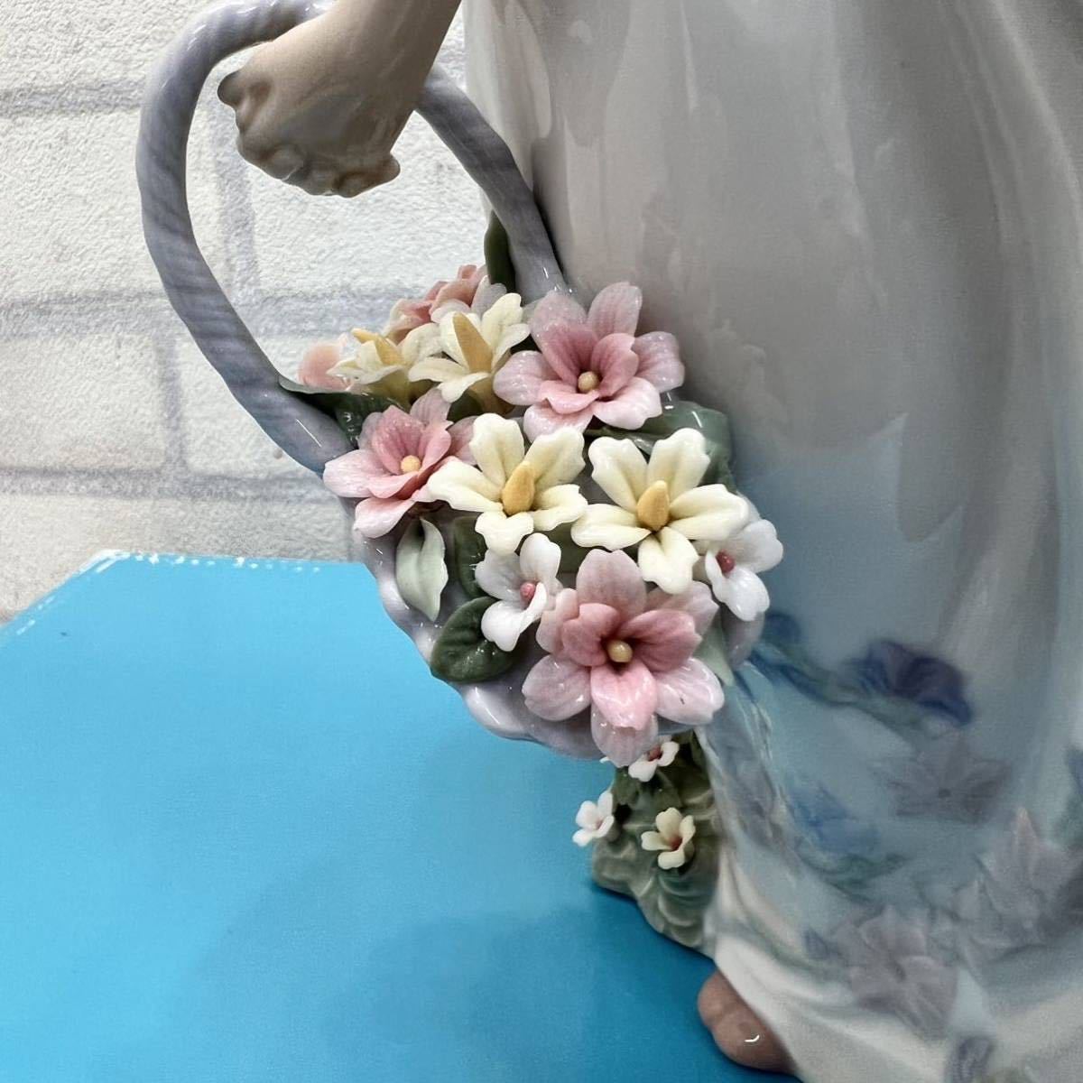 美品 リヤドロ LLADRO 人形 フラワーガーデン 01006647 元箱付き 少女