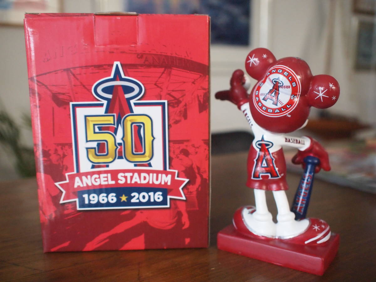 希少!!エンゼルスタジアム球場配布☆50周年記念 ディズニーコラボ