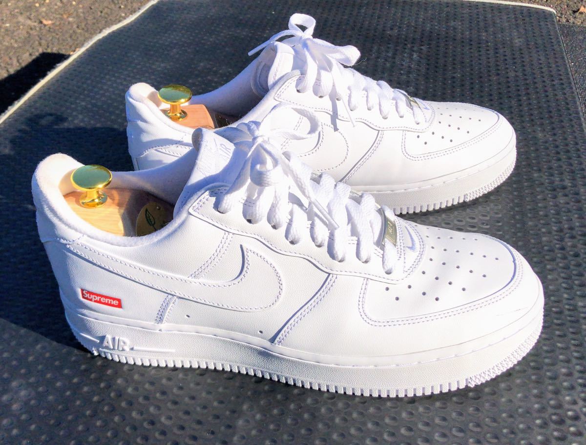 エアフォース1 シュプリームSupreme × NIKE - AIR FORCE1 LOW 