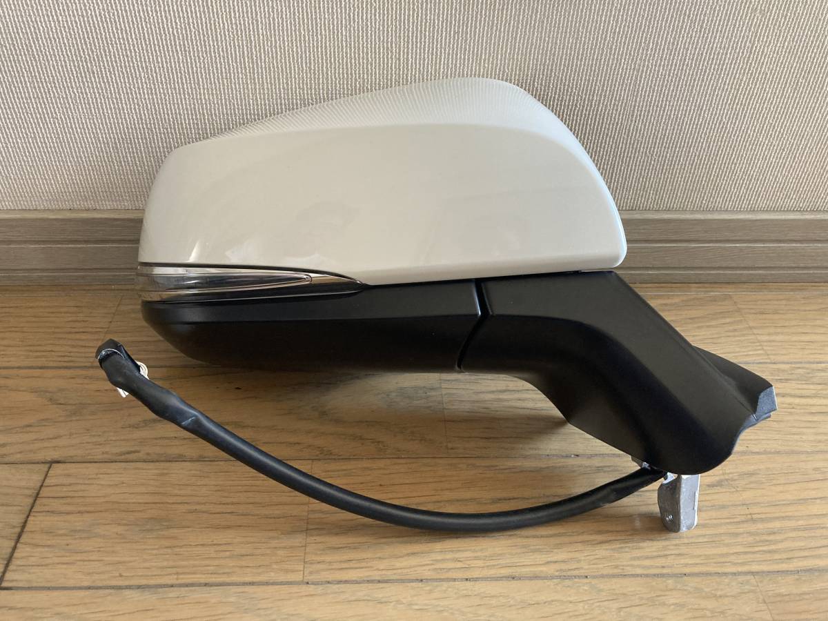 トヨタ ヴェルファイア30 右ドアミラー パールホワイト トヨタ ヴェルファイア30 右ドアミラー パールホワイト