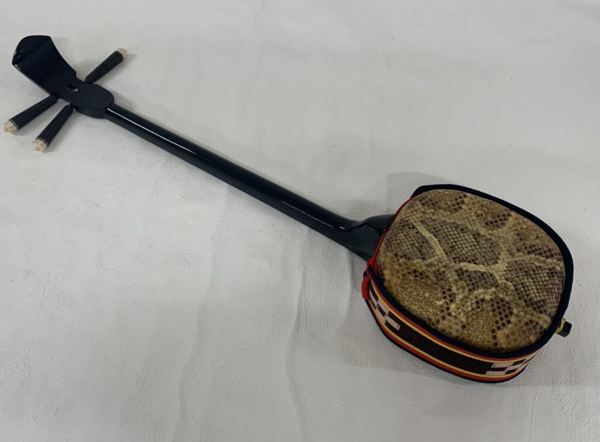 美品三線 沖縄 教本 ケース付き 付属品 初心者 人工皮 蛇皮和楽器