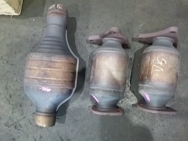 30/31セルシオ後期型 GA4 触媒 [リリー] 30/31セルシオ後期型 GA4 触媒