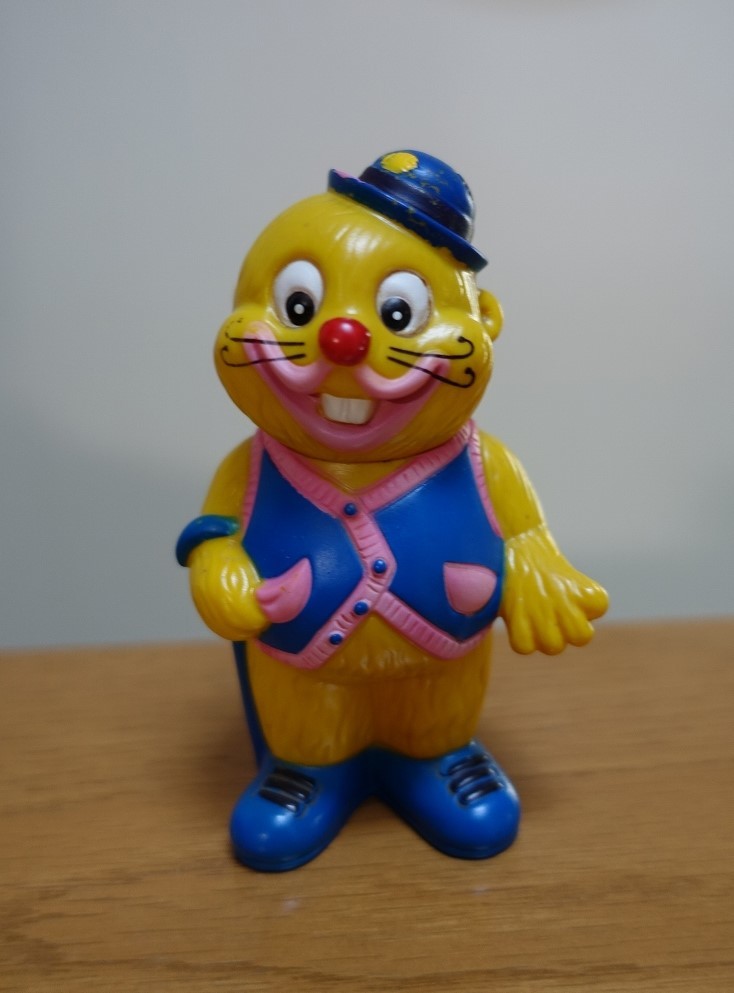 金色の招き猫 超特大サイズ 貯金箱 左手 金色の招き猫 超特大