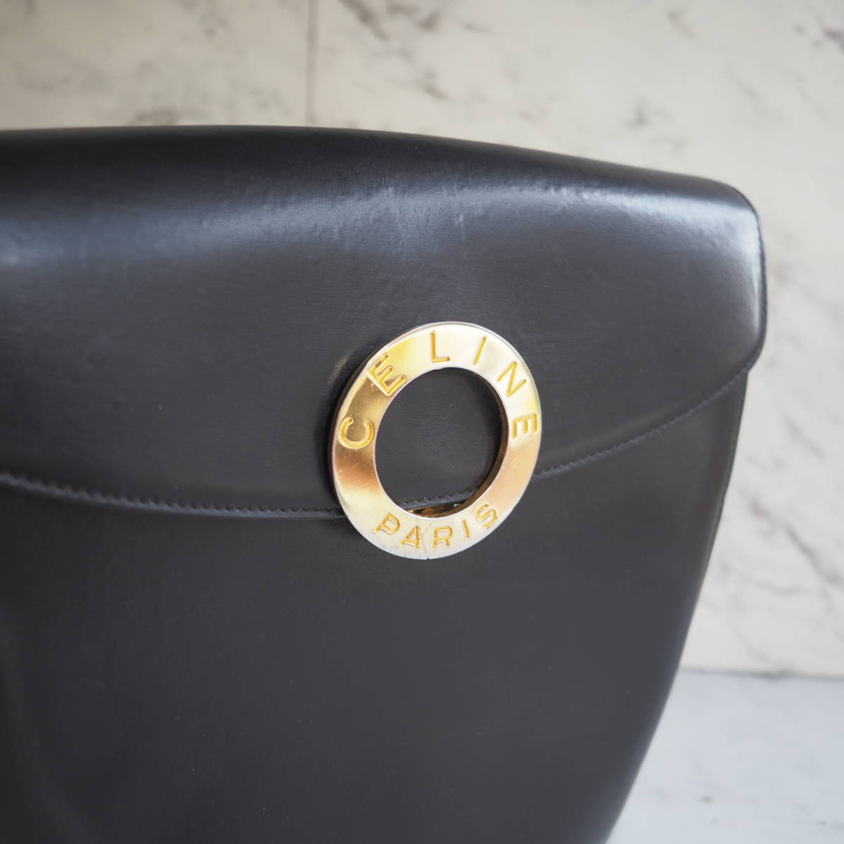 CELINE サークルロゴ セリーヌ オールドセリーヌ レザーショルダーバッグオールドセリーヌ ショルダー クロスボディ マカダム ハンドバッグ オールド ショルダーバッグ ITEMCELINE&frasl;セリーヌのサークルロゴヴィンテージマカダム VINTAGE レザーショルダーバッグ △△ ワン