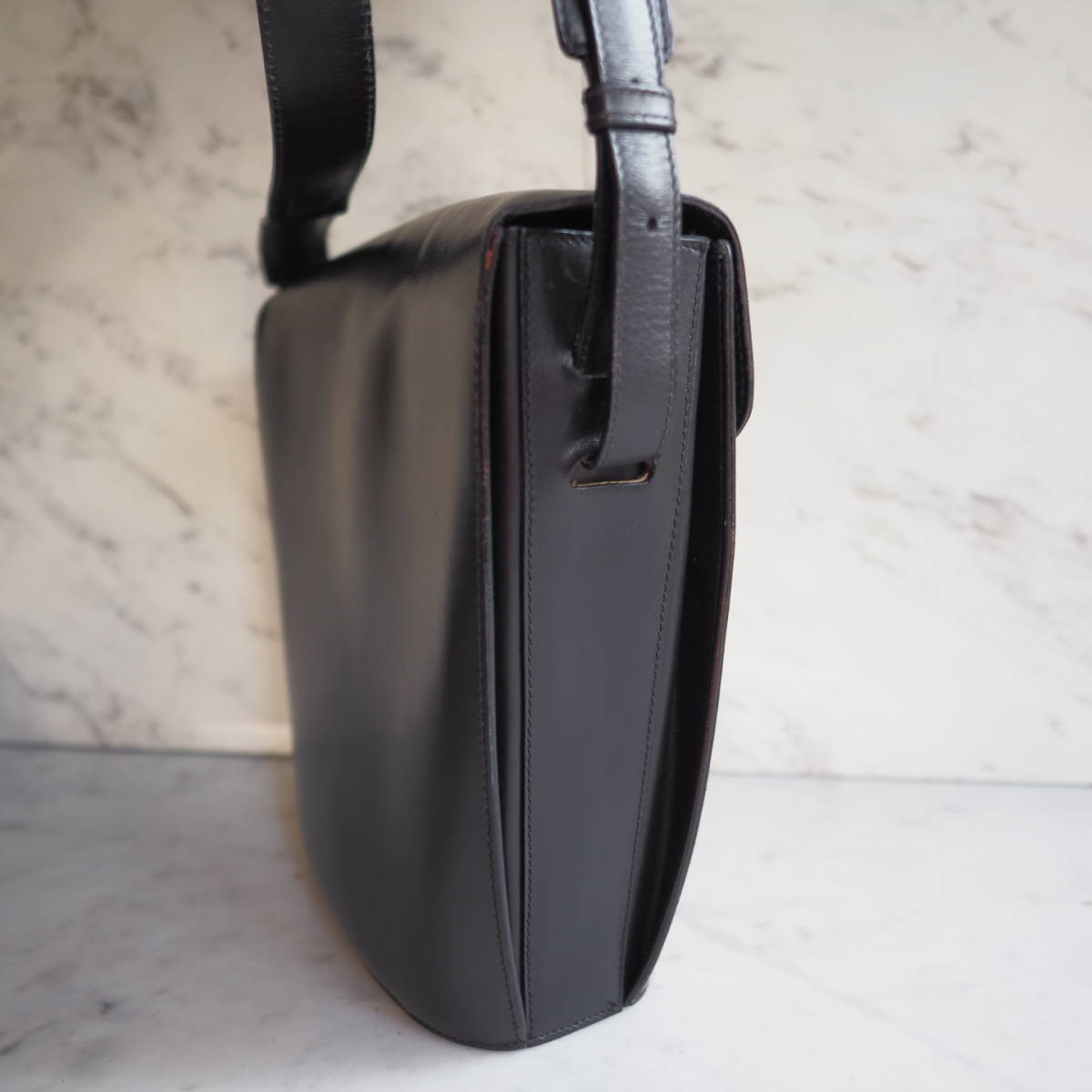 CELINE サークルロゴ セリーヌ オールドセリーヌ レザーショルダーバッグオールドセリーヌ ショルダー クロスボディ マカダム ハンドバッグ オールド ショルダーバッグ ITEMCELINE&frasl;セリーヌのサークルロゴヴィンテージマカダム VINTAGE レザーショルダーバッグ △△ ワン