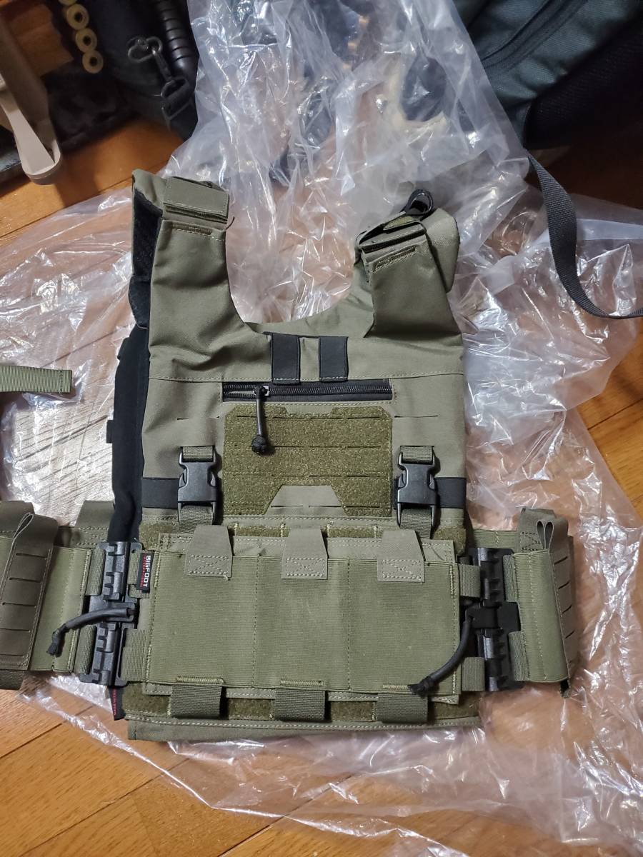GTPC 2.0 プレートキャリア BIGFOOT] クイックリリース MOLLE Carrier