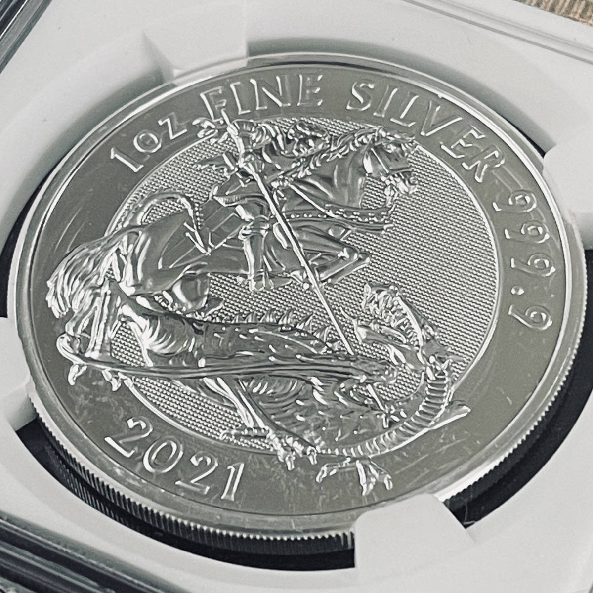 イギリス 聖ジョージ竜退治 NGC チャールズ3世 ヴィクトリア女王 聖