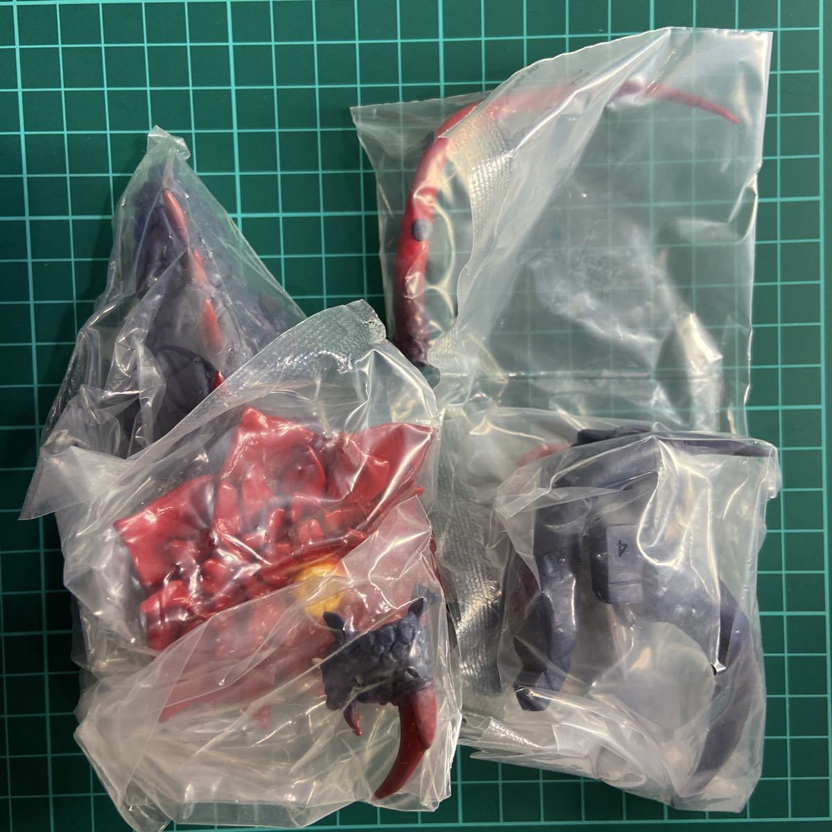 新品未開封】ウルトラマン 究極大怪獣 第参集 ペスター/アストロモンス 
