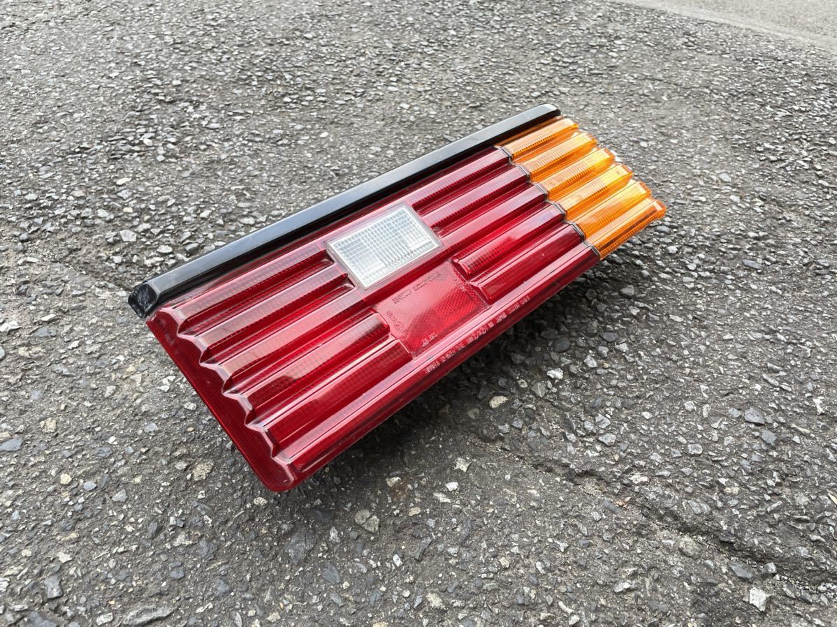 トヨタ AE70 カローラ 2ドア 右テールレンズ KE70 TE71 70カローラ 旧