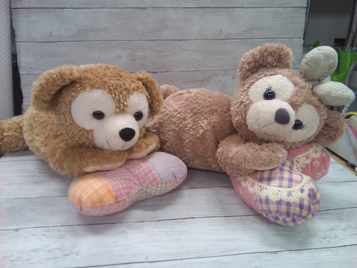 ディズニー ダッフィー シェリーメイ 抱き枕 ぬいぐるみ 2点 8t15 大型 その他 売買されたオークション情報 Yahooの商品情報をアーカイブ公開 オークファン Aucfan Com