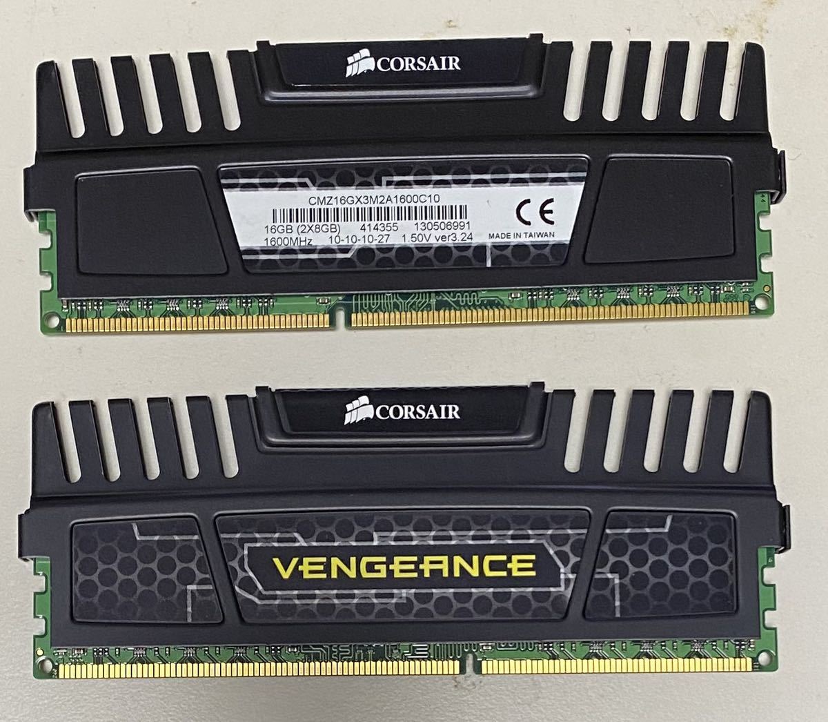 CORSAIR DDR4 16GB(8GB×2) 2933MHz 中古品動作確認 CORSAIR DDR4 16GB(8GB×2) 2933MHz 中古品動作確認 CORSAIR DDR4 16GB