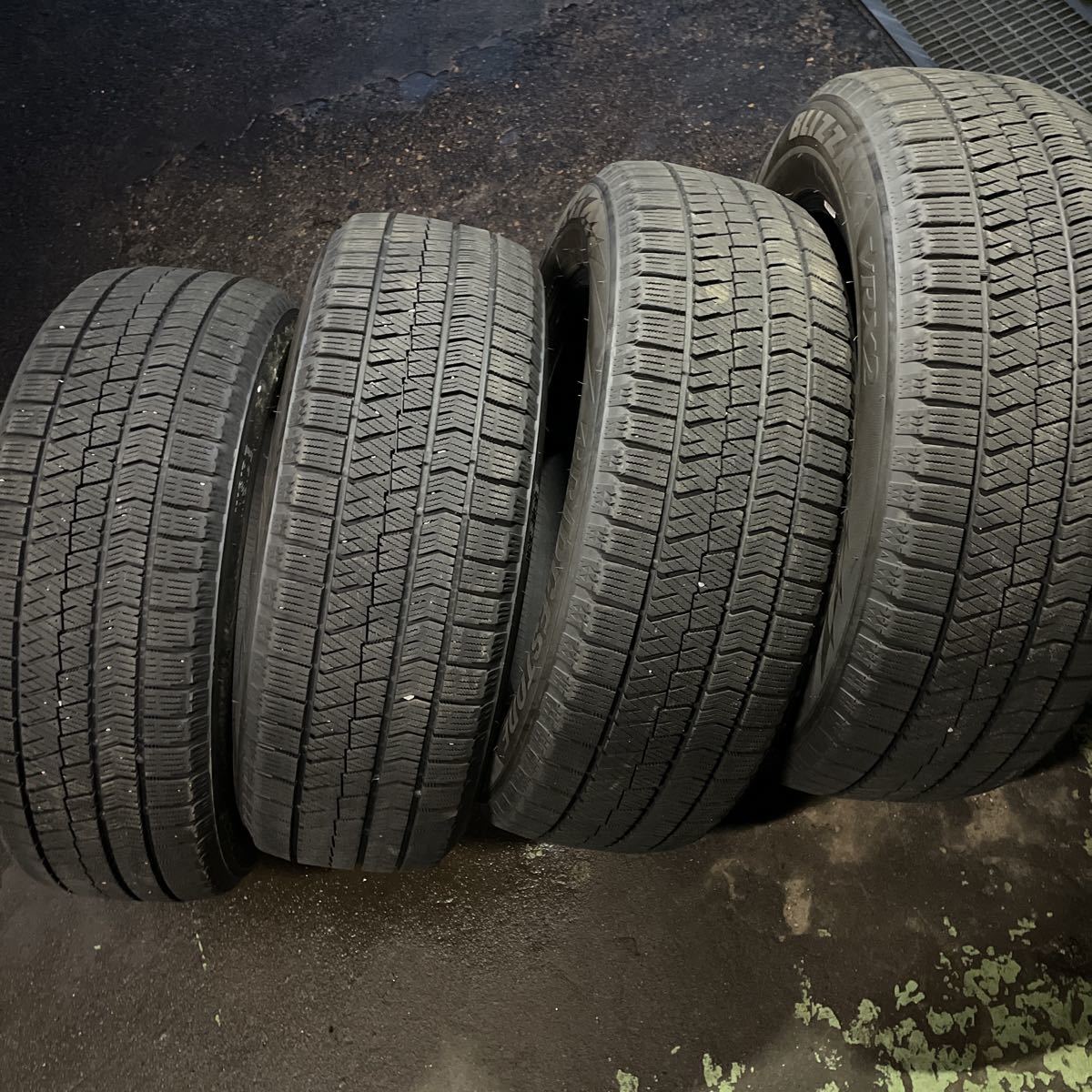 ブリヂストンVRX2 215/60R17 4本セット 18年式 エスティマ等に