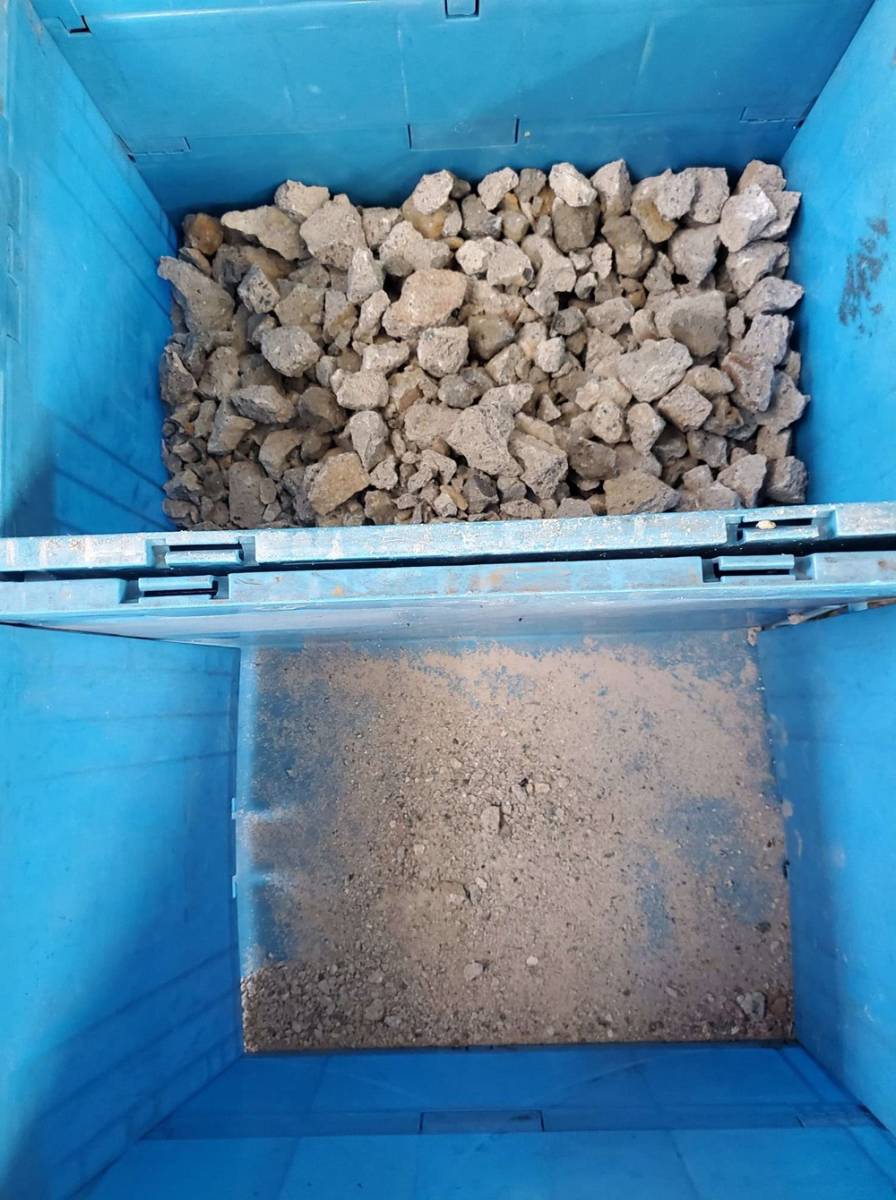 粉砕機 ロールクラッシャー 小割機 破砕機 がれき処理 250×400 ロールクラッシャー | 製品案内| 【公式】中工精機株式会社-創業100年