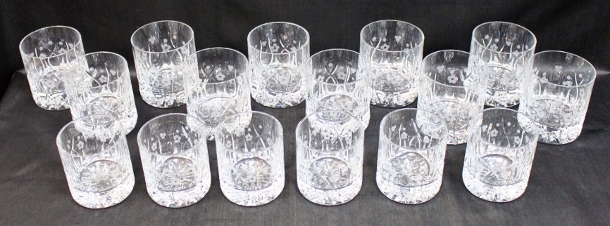 まとめて ロックグラス 全16個 ガラスグラス サイズ2種類 オールド ファッションド グラス 使い方自由 ロックグラス 売買されたオークション情報 Yahooの商品情報をアーカイブ公開 オークファン Aucfan Com