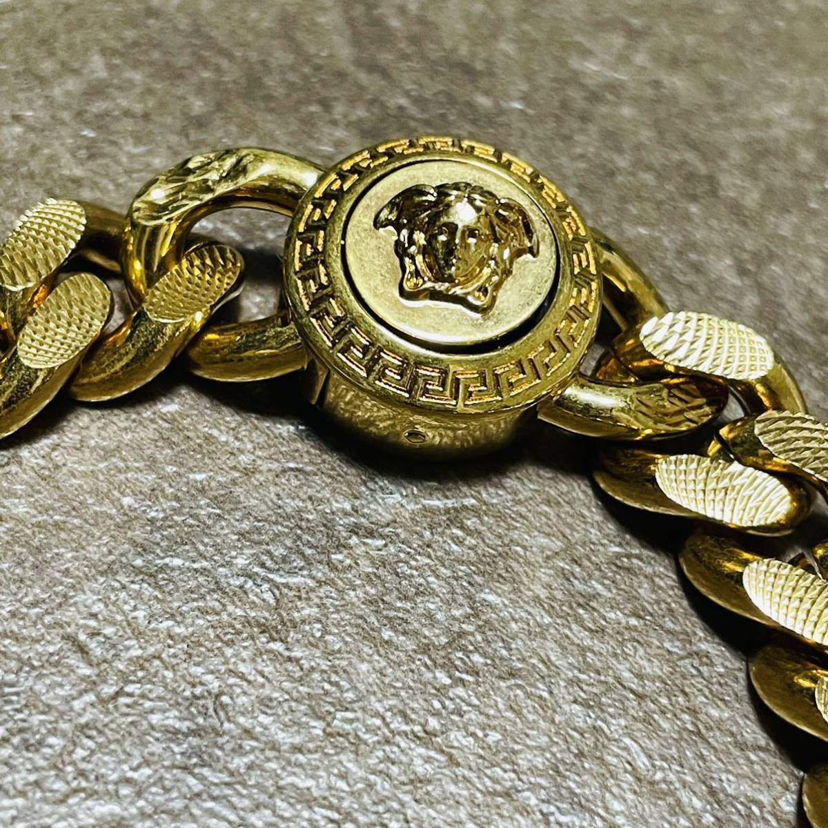 新品☆Versace☆新品☆ヴェルサーチ☆M☆ゴールドブレスレット 