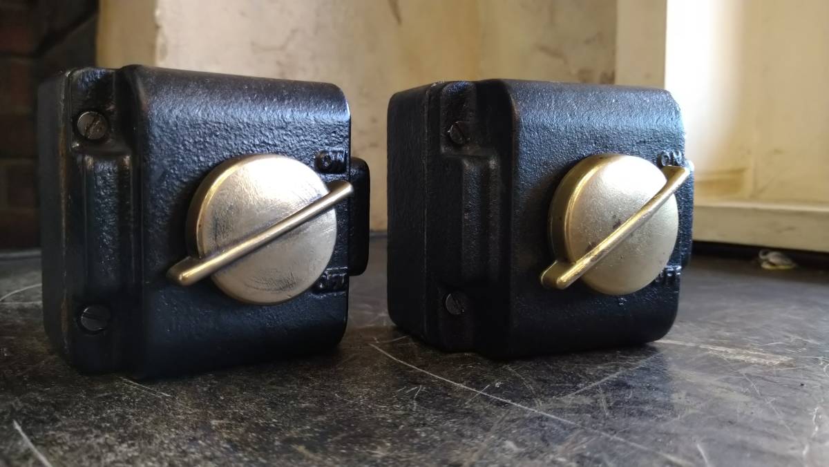 正規品，本物保証 ビンテージ インダストリアル ロータリー スイッチ vintage industrial rotary switch 1950 Made in England(照明)｜売買されたオークション情報、yahooの商品情報をアーカイブ公開 - オークファン 照明