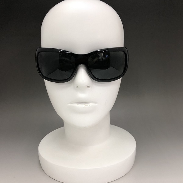 【美品】CHANEL　シャネル　サングラス　黒　ココマーク　レアモデル　大人気 CHANEL シャネル ココマーク サングラス 美品 6018 ケース付 黒