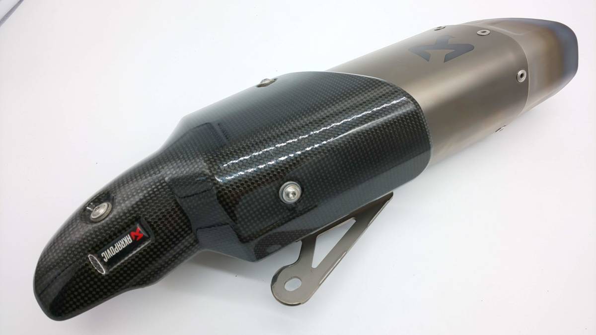 ヤマハ YZF-R1 2015～ 純正オプション アクラポビッチ チタン スリップ