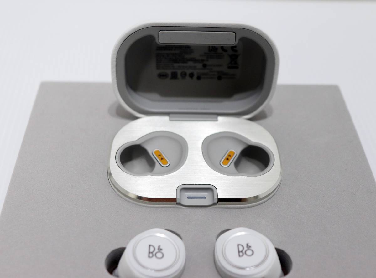 B&O ワイヤレスイヤホン e8 MOTION BANG&OLUFSENBeoplay E8