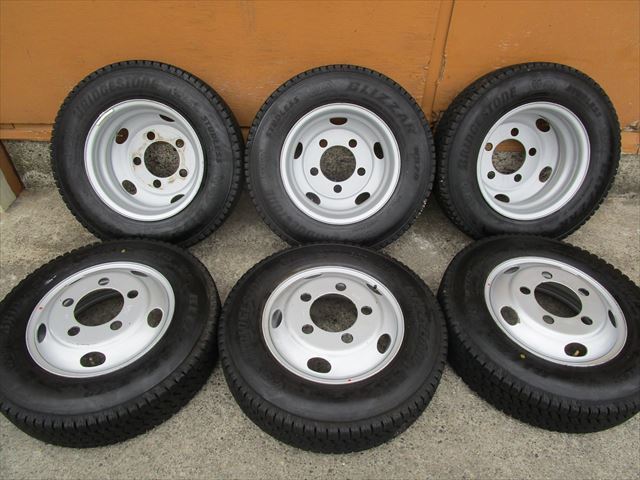  スタッドレス 185/85R16 BS W979 イボ付バリ溝 エルフ タイタン アトラス 新車外しTK16&times;5.5J 5穴 6本セット(タイヤ・ホイールセット)｜売買されたオークション情報、yahooの商品情報をアーカイブ タイヤ・ホイールセット
