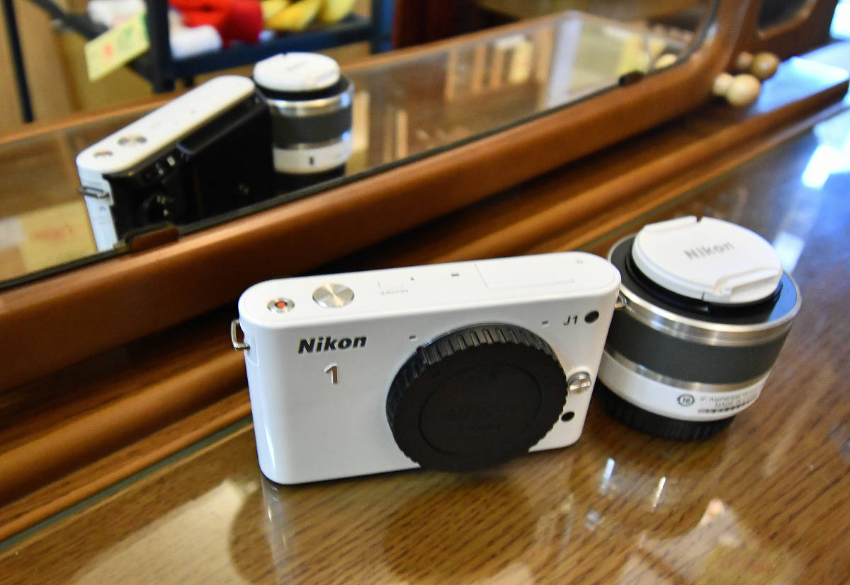 Nikon J1 0 ニコン レンズセット | ミラーレス一眼カメラ ホワイト
