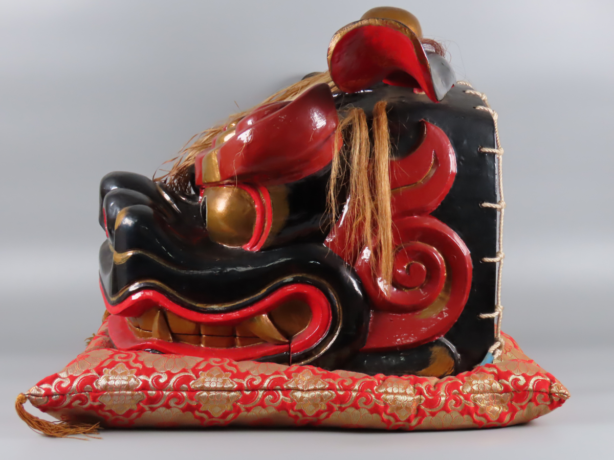 特大作 伝統古美術 木彫彩色 獅子頭 朱漆塗 獅子舞 大振 黒獅子 56.5cm